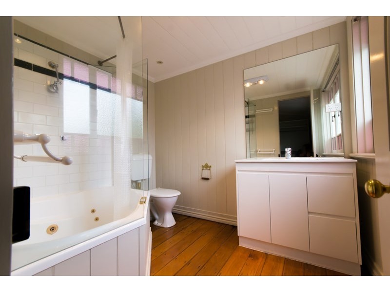 74 Felix Street, Wooloowin QLD 4030