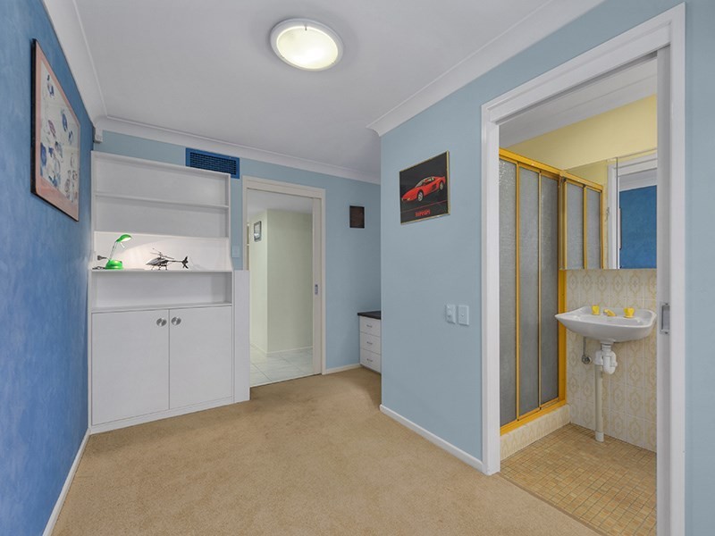 27 McCallum Street, Carseldine QLD 4034