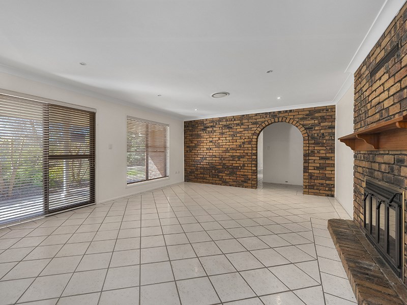 2049 Roghan Road, Bridgeman Downs QLD 4035