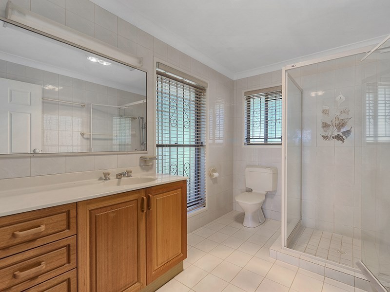 2049 Roghan Road, Bridgeman Downs QLD 4035