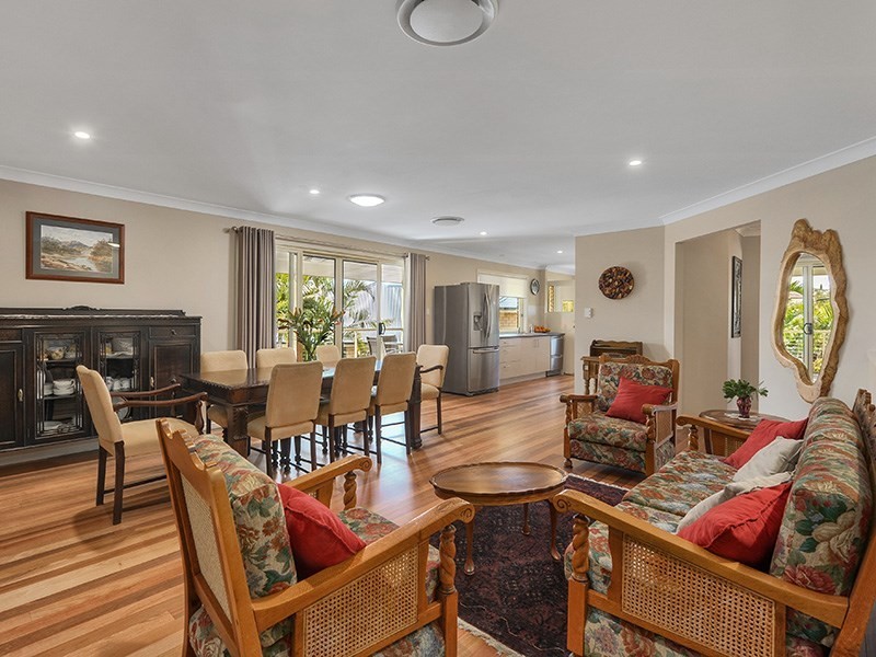 16 Bauple Street, Albany Creek QLD 4035