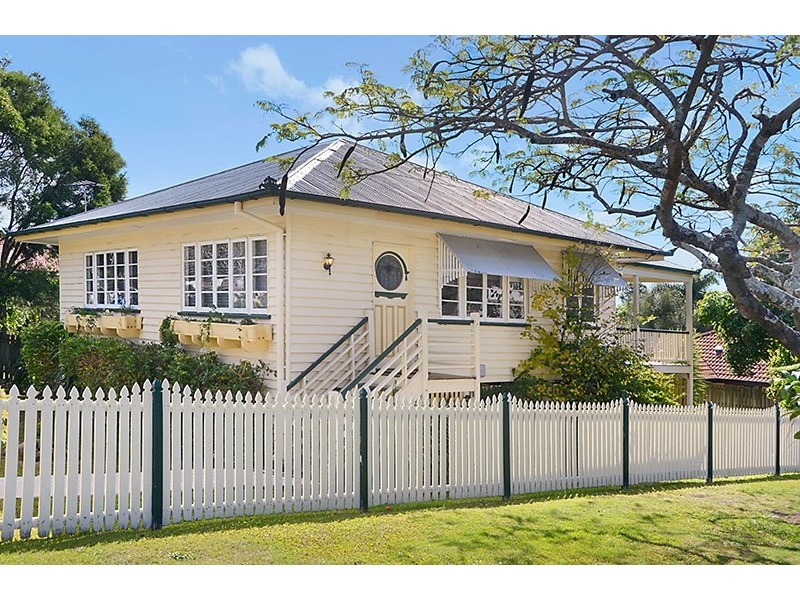 8 Brook Street, Hendra QLD 4011