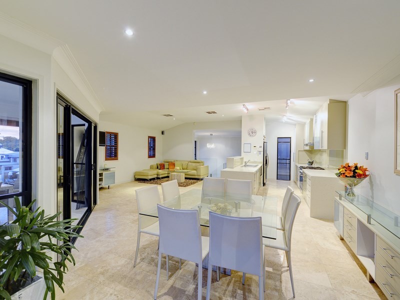 27a Ludlow Street, Hamilton QLD 4007