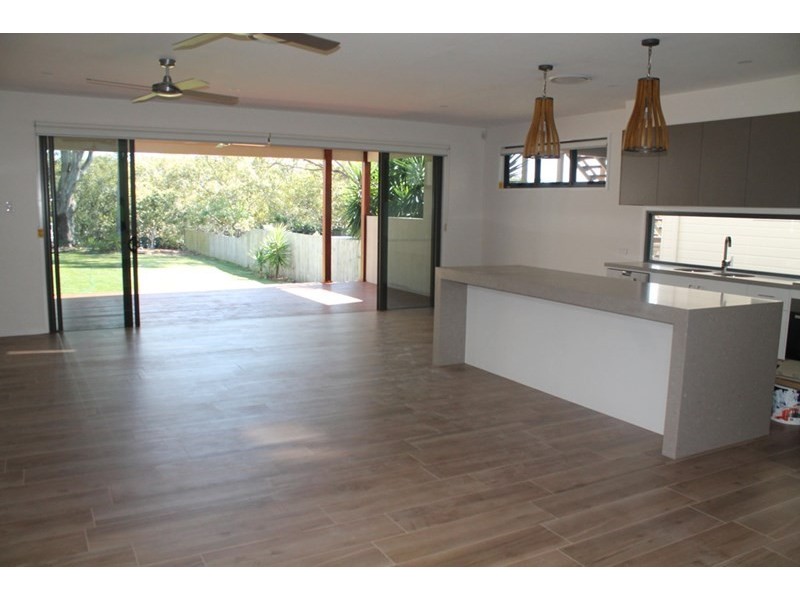 21 Chaseley Street, Nudgee Beach QLD 4014