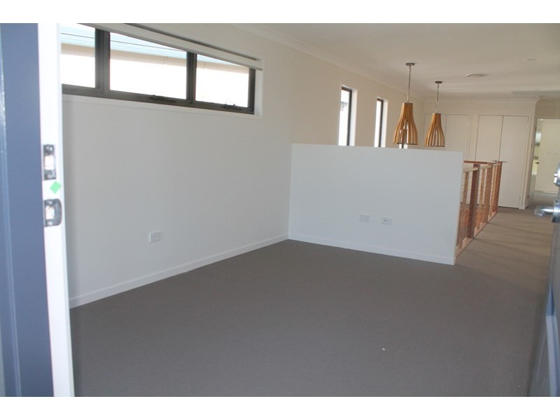 21 Chaseley Street, Nudgee Beach QLD 4014