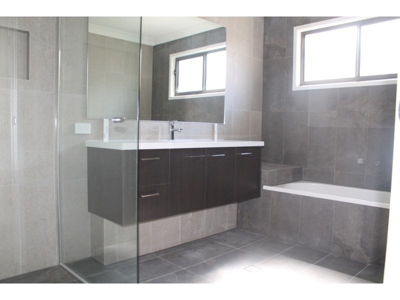 21 Chaseley Street, Nudgee Beach QLD 4014