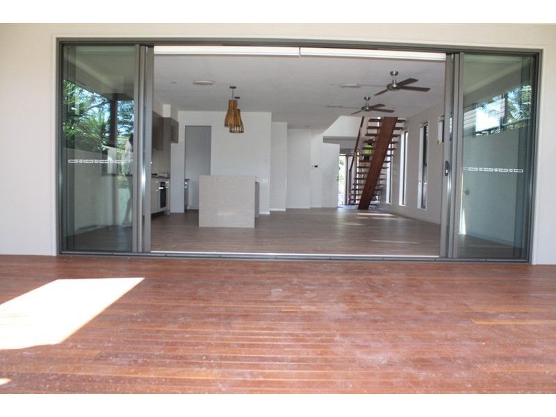 21 Chaseley Street, Nudgee Beach QLD 4014