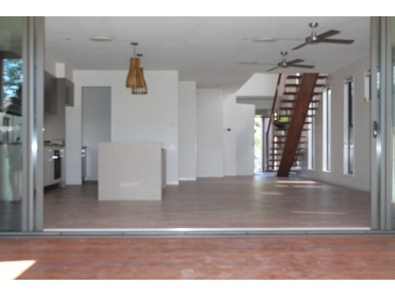 21 Chaseley Street, Nudgee Beach QLD 4014