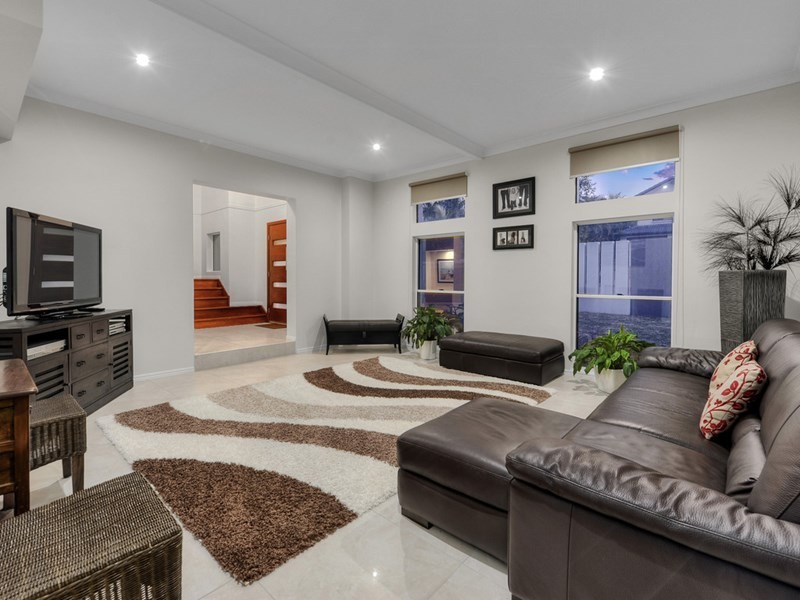 8 Karri Place, Bridgeman Downs QLD 4035