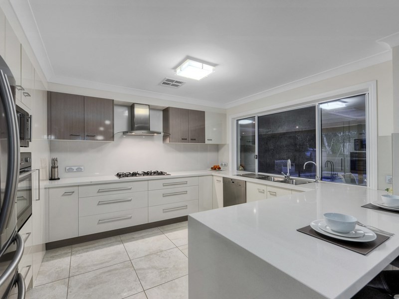 8 Karri Place, Bridgeman Downs QLD 4035