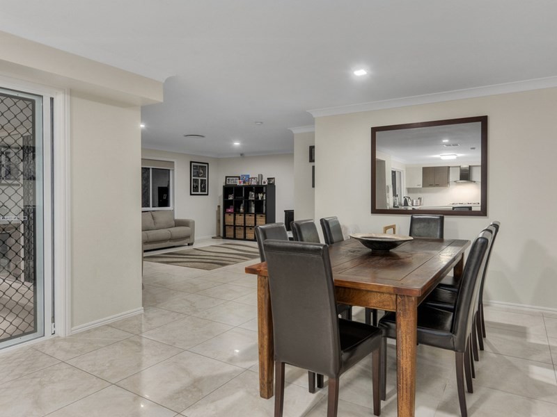 8 Karri Place, Bridgeman Downs QLD 4035