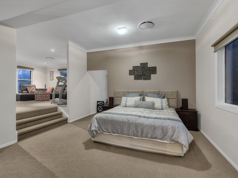 8 Karri Place, Bridgeman Downs QLD 4035