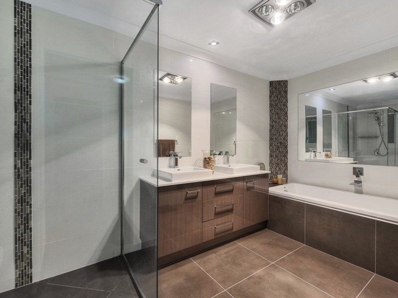 8 Karri Place, Bridgeman Downs QLD 4035