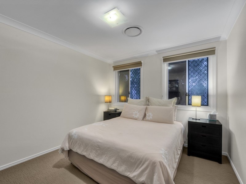 8 Karri Place, Bridgeman Downs QLD 4035