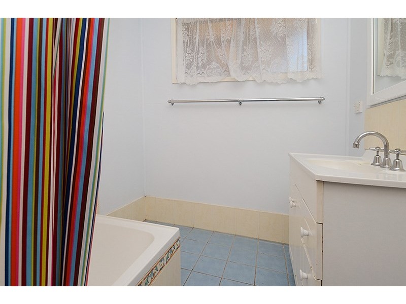 1 Ellerdale Street, Strathpine QLD 4500