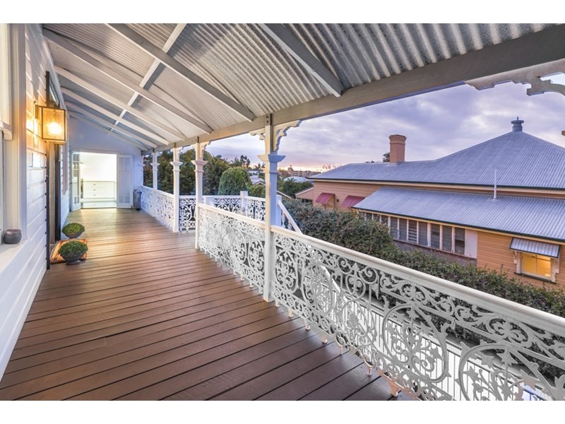 30 Brighton Terrace, Sandgate QLD 4017