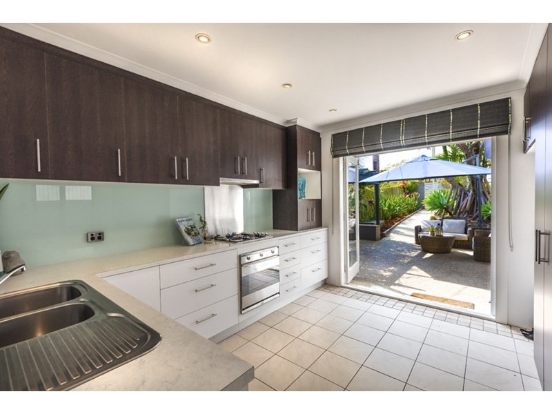 8 Doncaster Street, Hendra QLD 4011