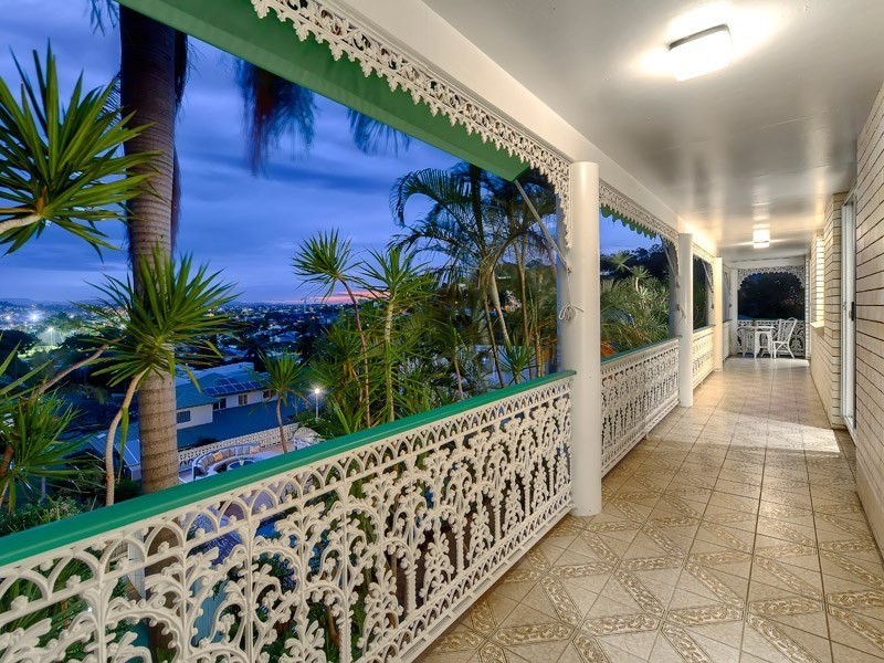 11 Lynell Street, Hamilton QLD 4007