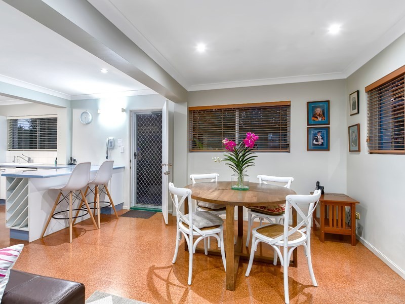 11 Lynell Street, Hamilton QLD 4007