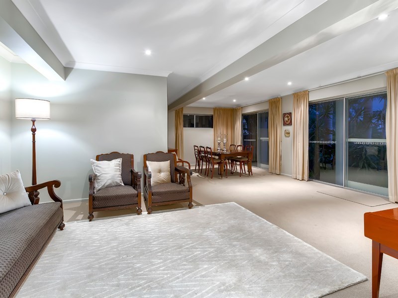 11 Lynell Street, Hamilton QLD 4007