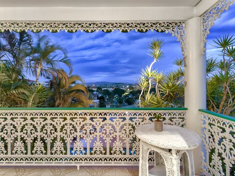 11 Lynell Street, Hamilton QLD 4007