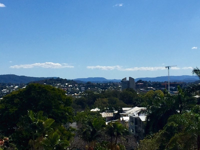 20 Mikado Street, Hamilton QLD 4007