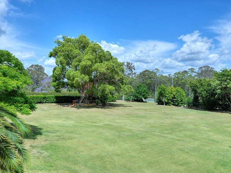 159 Bridgeman Road, Bridgeman Downs QLD 4035