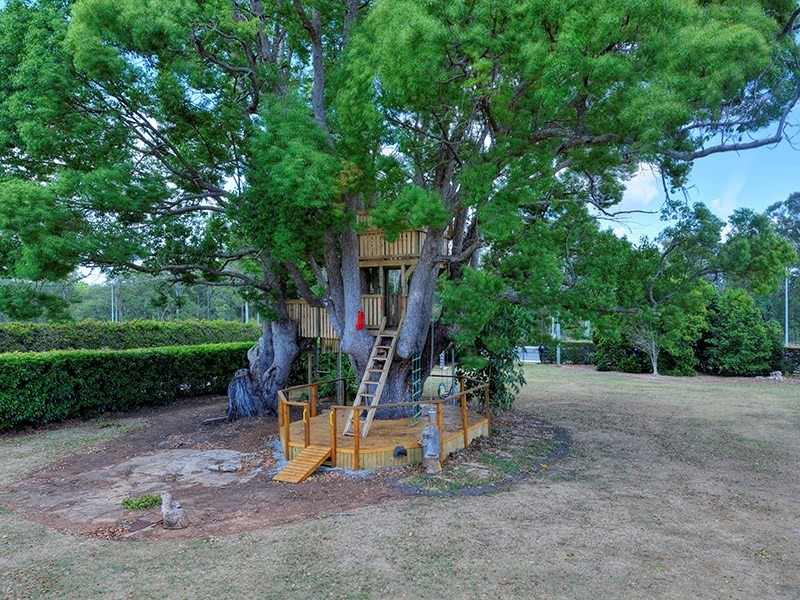 159 Bridgeman Road, Bridgeman Downs QLD 4035