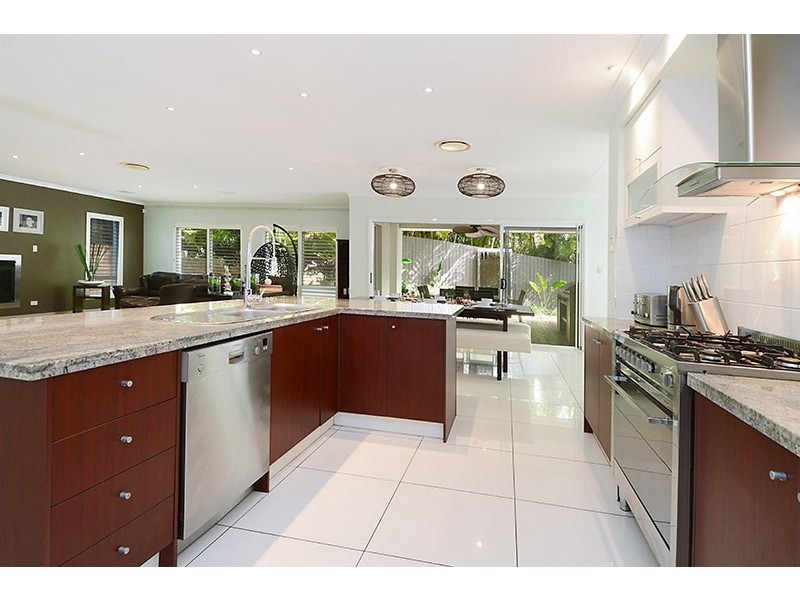 4 Kurrajong Place, Bridgeman Downs QLD 4035