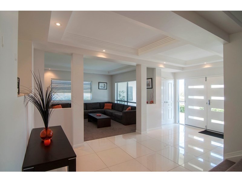 23 Cerbaia Close, Bridgeman Downs QLD 4035