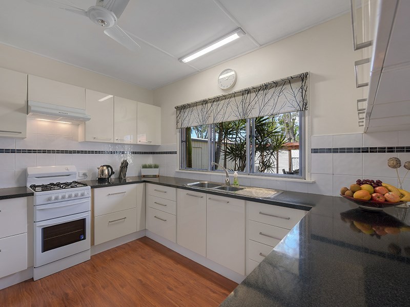 15 Strathdale Street, Aspley QLD 4034