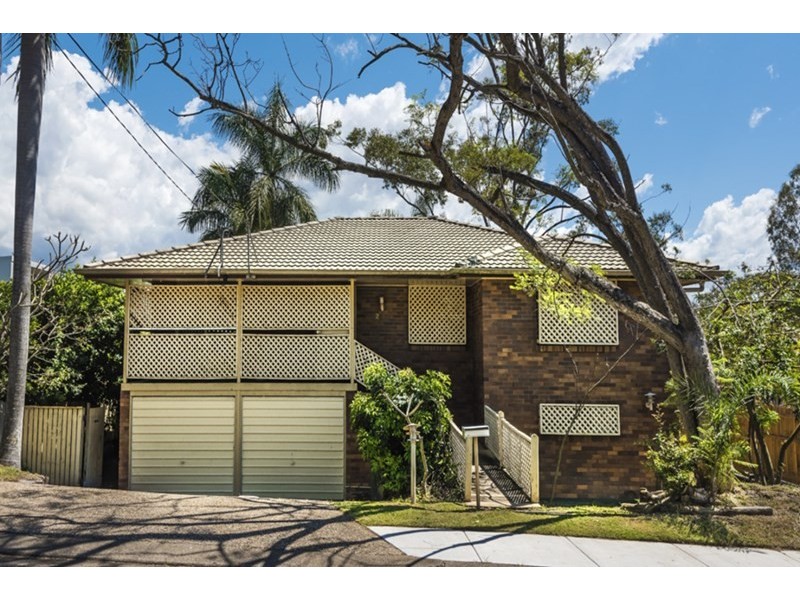 20 Lynell Street, Hamilton QLD 4007