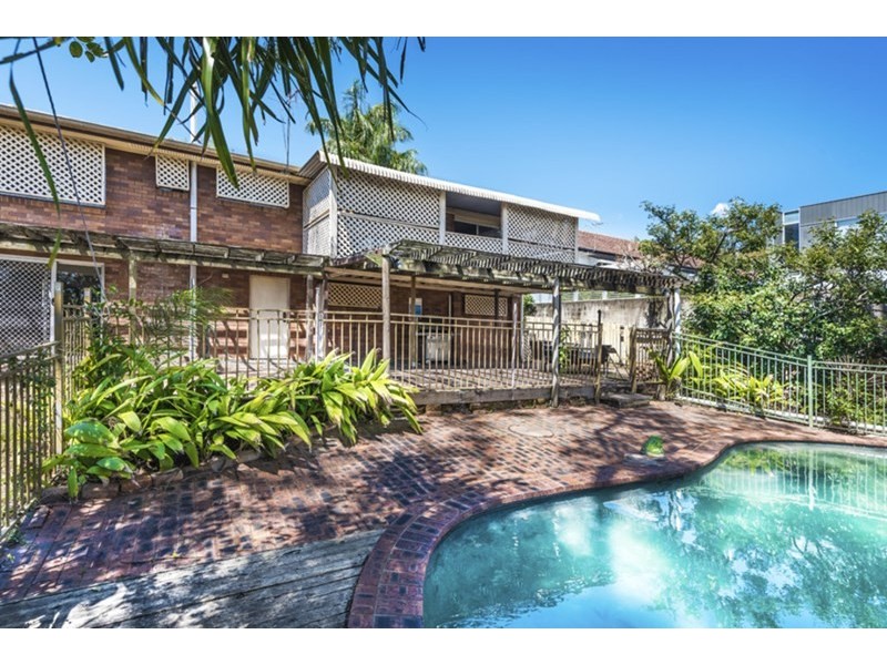 20 Lynell Street, Hamilton QLD 4007