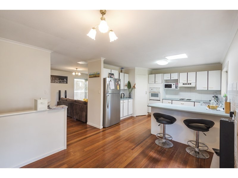 20 Lynell Street, Hamilton QLD 4007