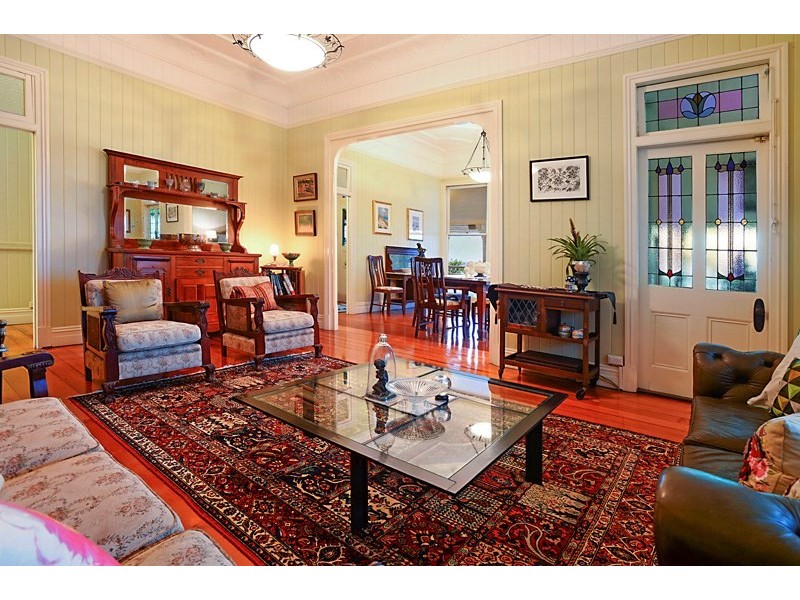 12 Castleton Street, Hamilton QLD 4007