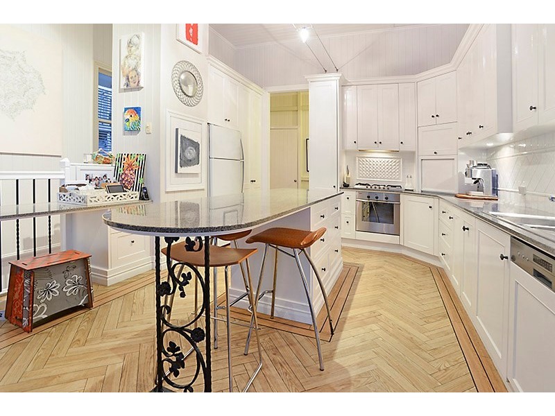 12 Castleton Street, Hamilton QLD 4007