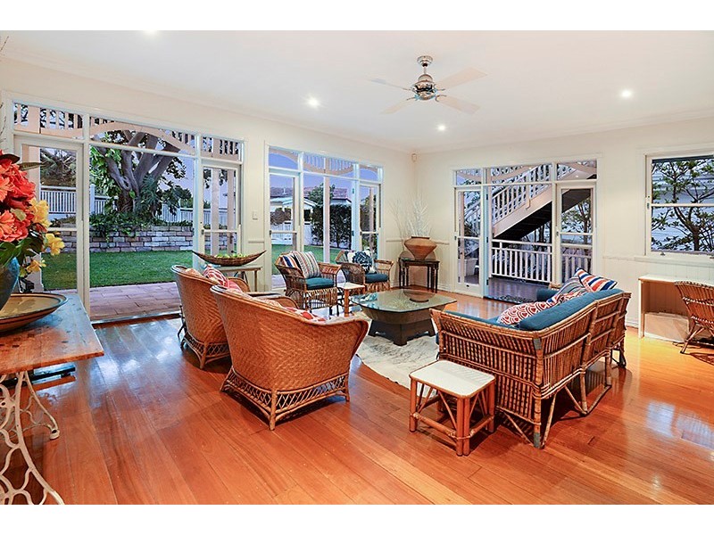 12 Castleton Street, Hamilton QLD 4007