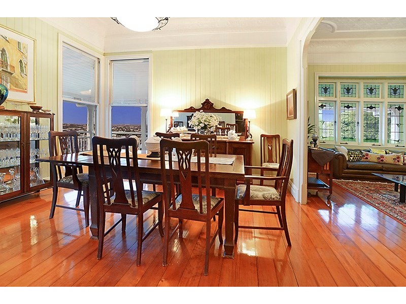 12 Castleton Street, Hamilton QLD 4007