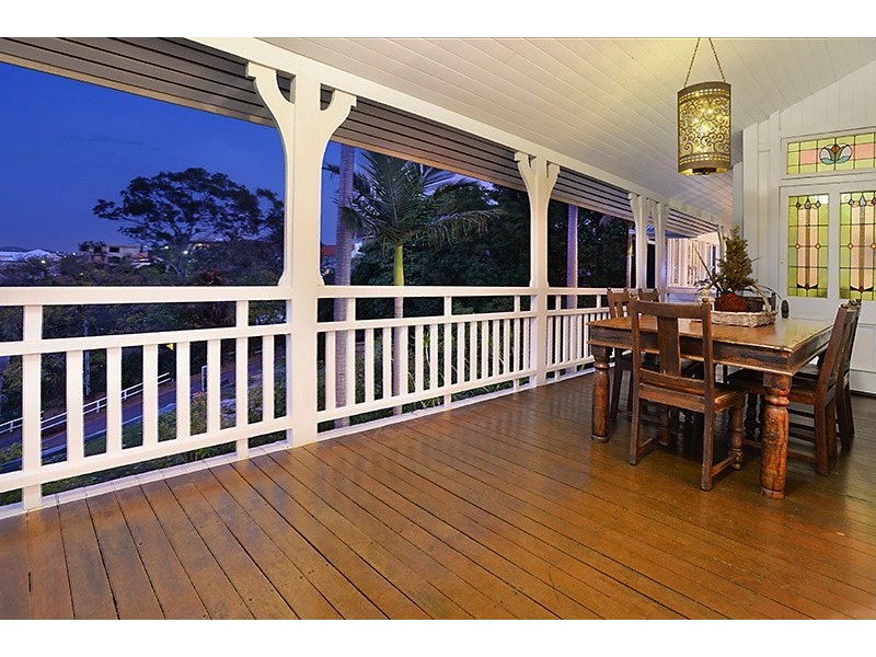 12 Castleton Street, Hamilton QLD 4007