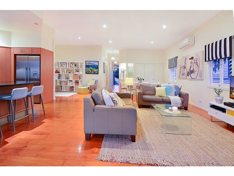 44 Gilbert Road, Windsor QLD 4030