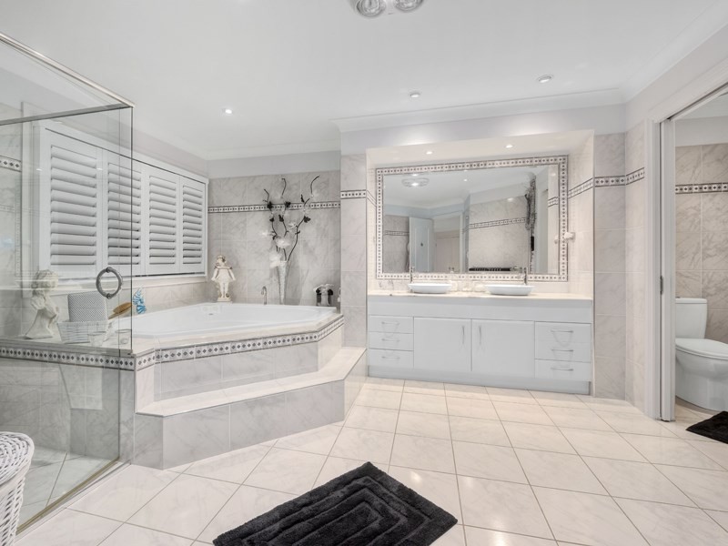 6 Montalcino Place, Bridgeman Downs QLD 4035