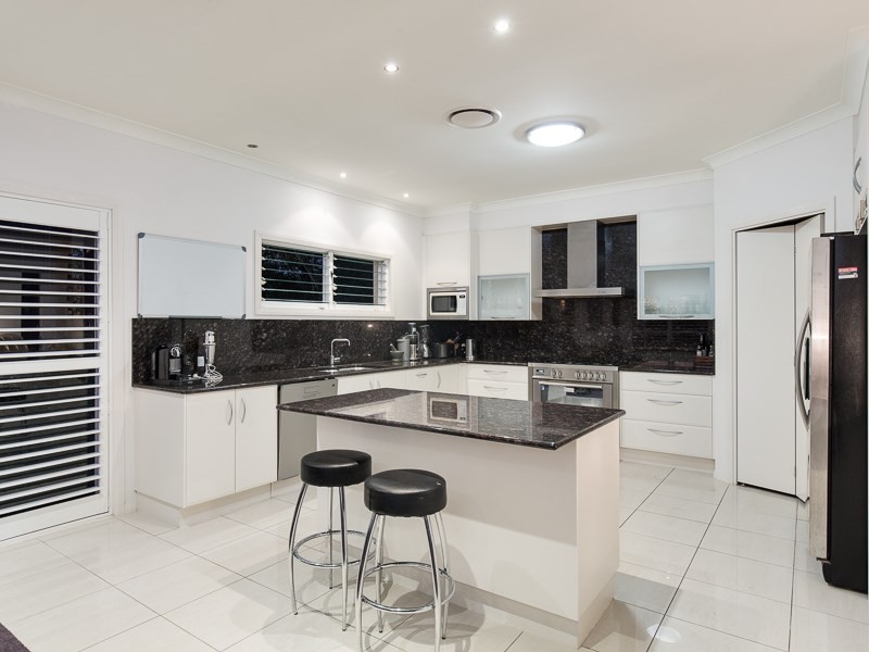 94 Buena Vista Avenue, Coorparoo QLD 4151