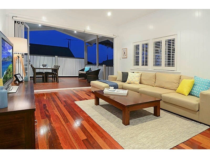 77 Eighth Avenue, Wilston QLD 4051