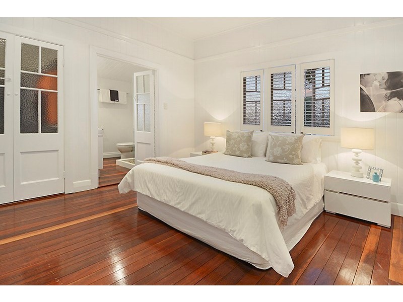 77 Eighth Avenue, Wilston QLD 4051