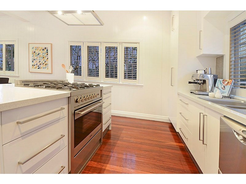 77 Eighth Avenue, Wilston QLD 4051