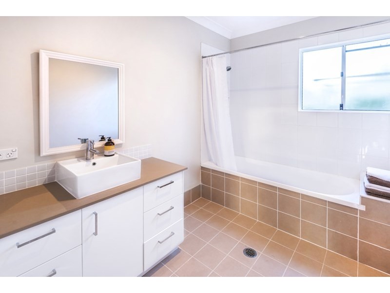 35 Joynt Street, Hamilton QLD 4007