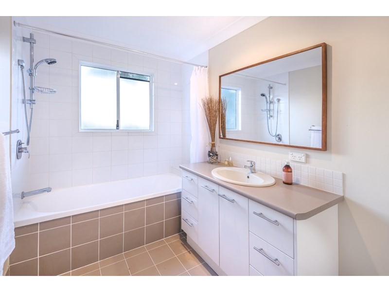 35 Joynt Street, Hamilton QLD 4007