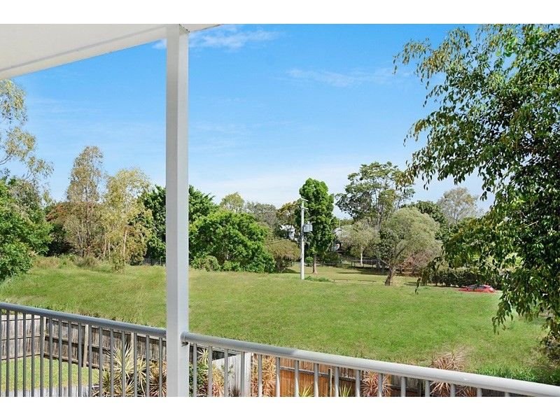 35 Lewis Street, Clayfield QLD 4011