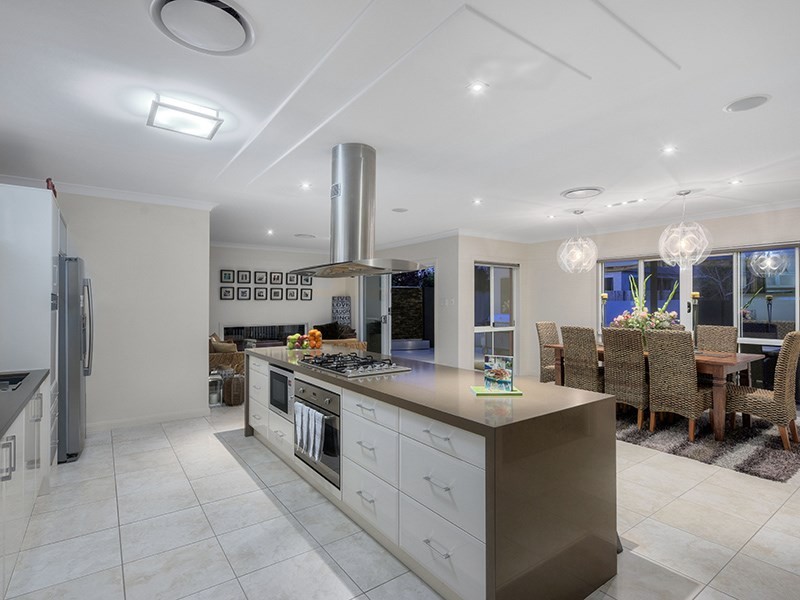 12 Dannenberg Street, Carseldine QLD 4034