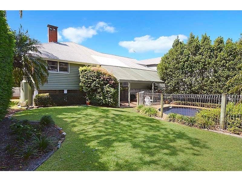 1 Sefton Road, Clayfield QLD 4011